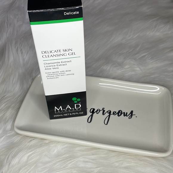 M.A.D. Skincare Delicate skin cleansing gel - Picture 5 of 5